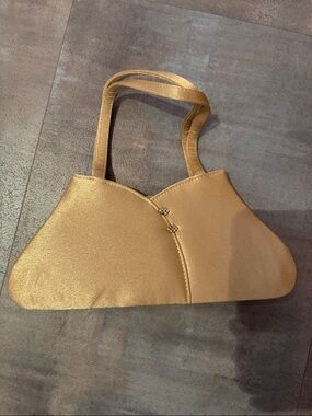 Source Unknown Gold Metallic Shoulder Bag with Decorative Accent